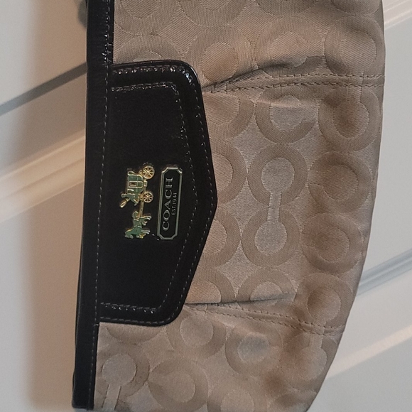 Coach brown wristlet - Picture 2 of 3